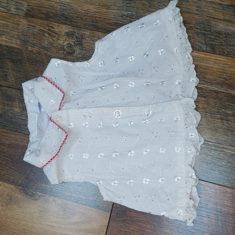 BT Kids White Floral Embroidery Button Down Sleeveless Shirt, Size 12 Months